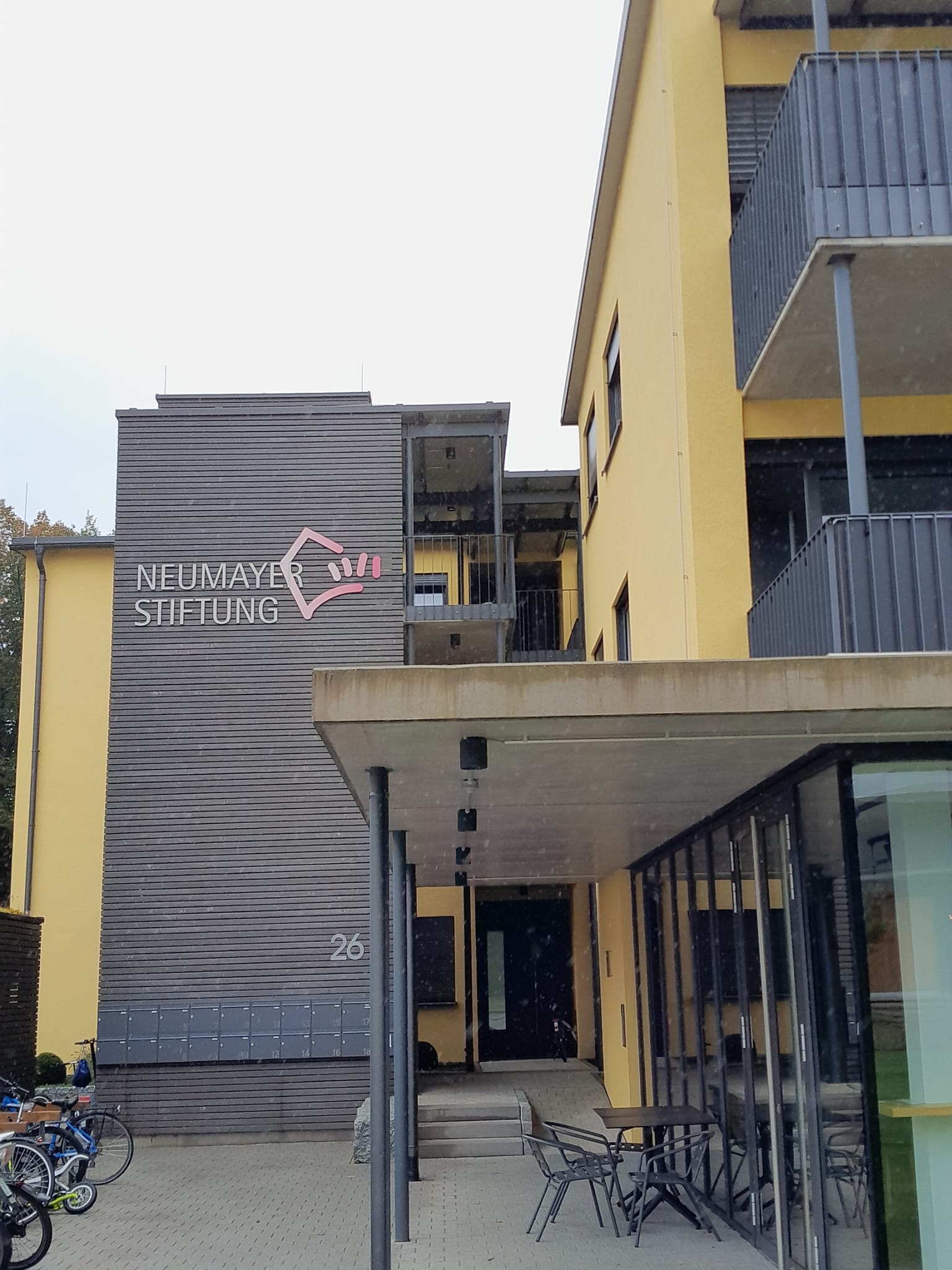 Foto der Gebäudeansicht der Neumayer Stiftung